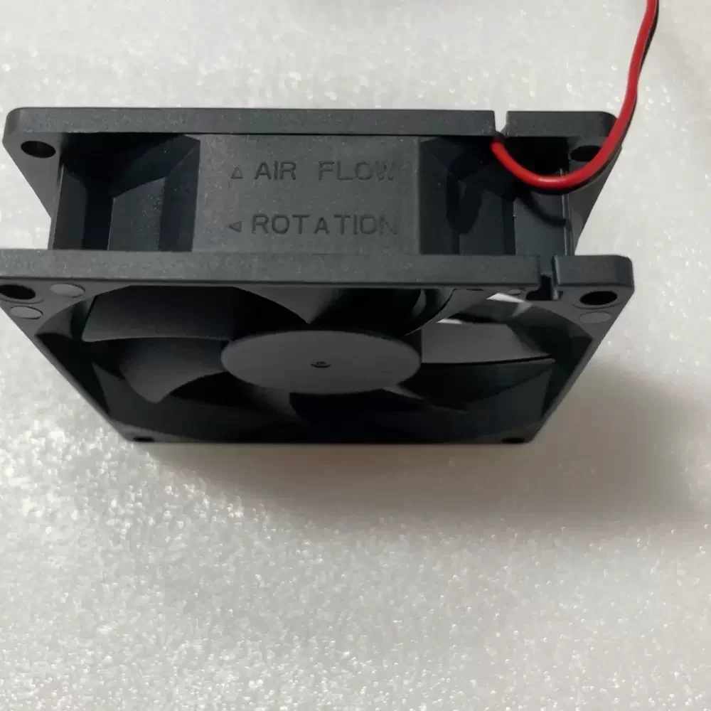 DS08025B24U-109 AVC 24VDC 80x80x25mm 0.40A Axial Fan DS08025B24U-109 AVC 24VDC 80x80x25mm 0.40A Axial Fan