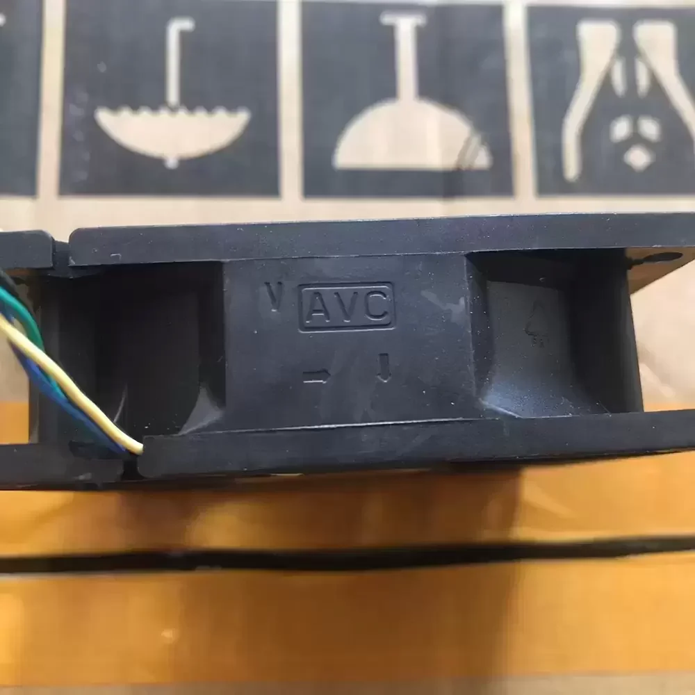 DS08025R12U-P227 AVC 12VDC 80x80x25mm Hydraulic Axial Fan DS08025R12U-P227 AVC 12VDC 80x80x25mm Hydraulic Axial Fan