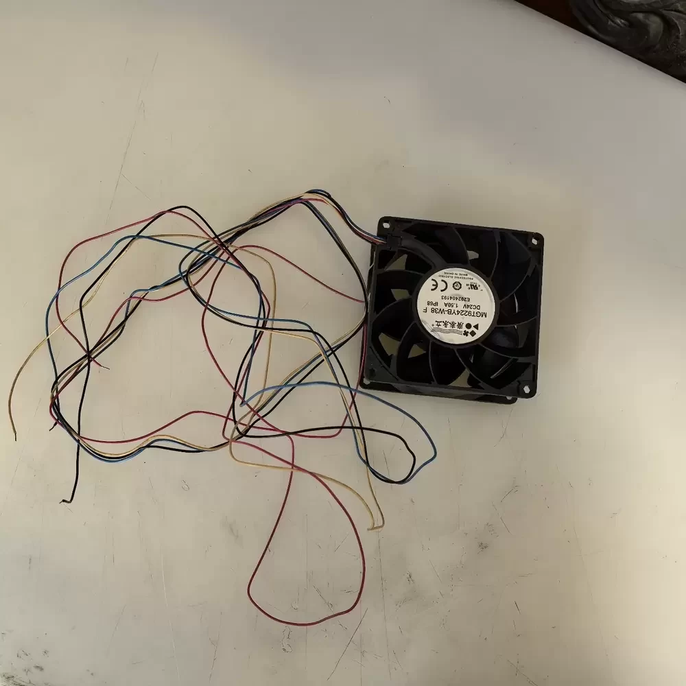 MGT9224YB-W38F Protechnic 24VDC 92x92x38mm Axial Fan MGT9224YB-W38F Protechnic 24VDC 92x92x38mm Axial Fan