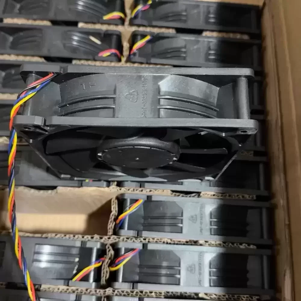 PFE0381B1-000U-A99 SUNON 12VDC 140x140x38mm 4-Wire DC Fan PFE0381B1-000U-A99 SUNON 12VDC 140x140x38mm 4-Wire DC Fan