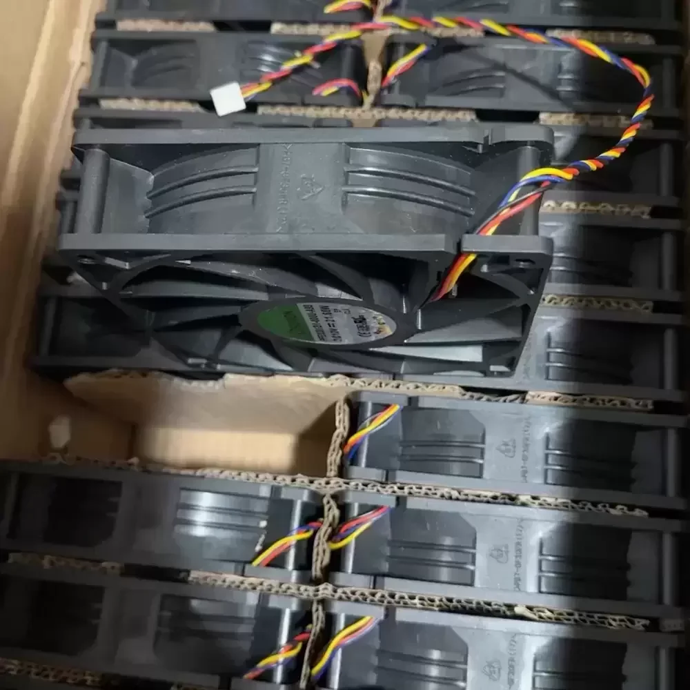 PFE0381B1-000U-A99 SUNON 12VDC 140x140x38mm 4-Wire DC Fan PFE0381B1-000U-A99 SUNON 12VDC 140x140x38mm 4-Wire DC Fan