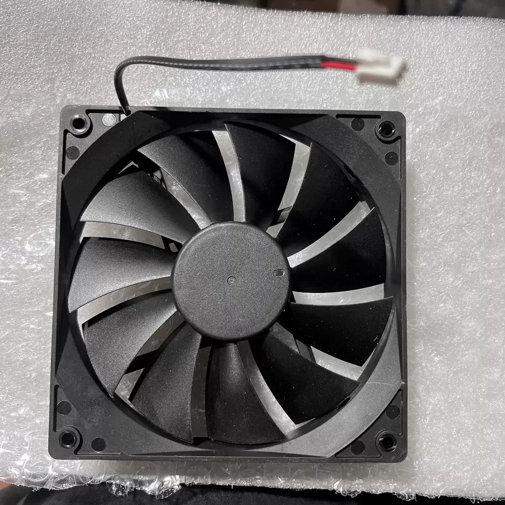 SAC4H2H-ANGA Apistek 12VDC 135x135x25mm Axial Fan SAC4H2H-ANGA Apistek 12VDC 135x135x25mm Axial Fan