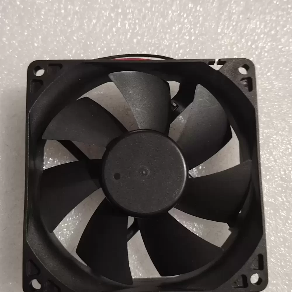 3610KL-04W-B40-P33 NMB 12VDC 0.28A 92x92x25mm Axial Fan 3610KL-04W-B40-P33 NMB 12VDC 0.28A 92x92x25mm Axial Fan