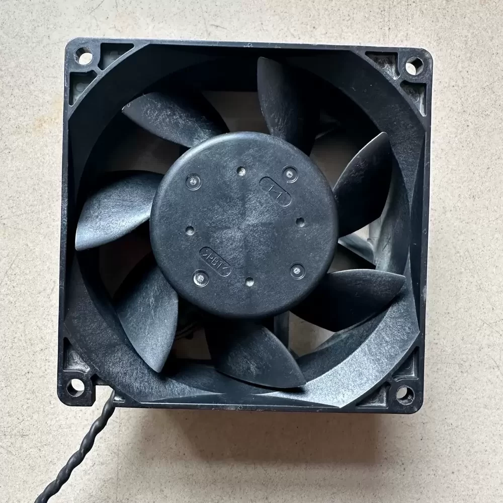 3615RL-0.5W-B40-ER2 NMB 24VDC 92x92x38mm Axial Fan 3615RL-0.5W-B40-ER2 NMB 24VDC 92x92x38mm Axial Fan
