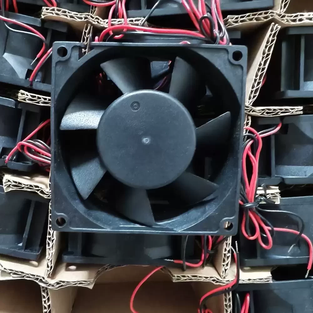 AD0812VB-F71DS ADDA 12VDC 2.2A 80x80x38mm Axial Fan AD0812VB-F71DS ADDA 12VDC 2.2A 80x80x38mm Axial Fan