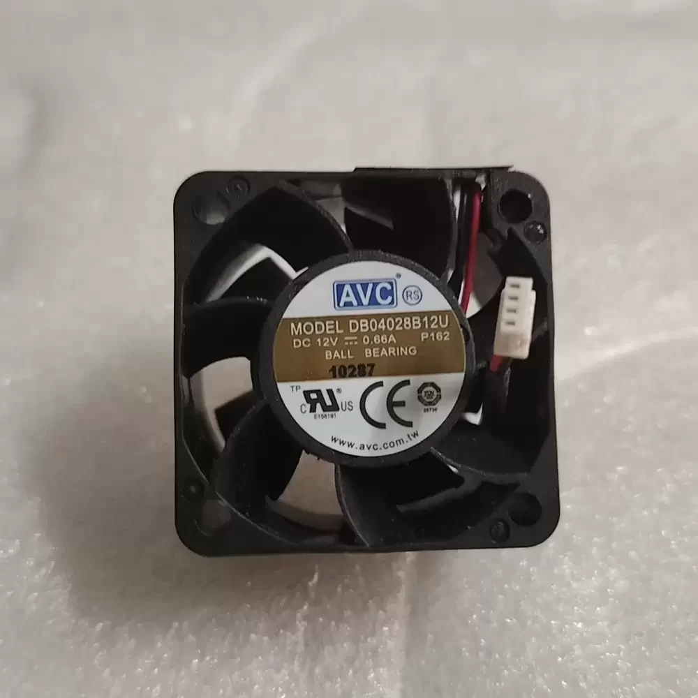 DB04028B12U-P162 AVC 12VDC 40x40x28mm 4-Wire Axial Fan DB04028B12U-P162 AVC 12VDC 40x40x28mm 4-Wire Axial Fan