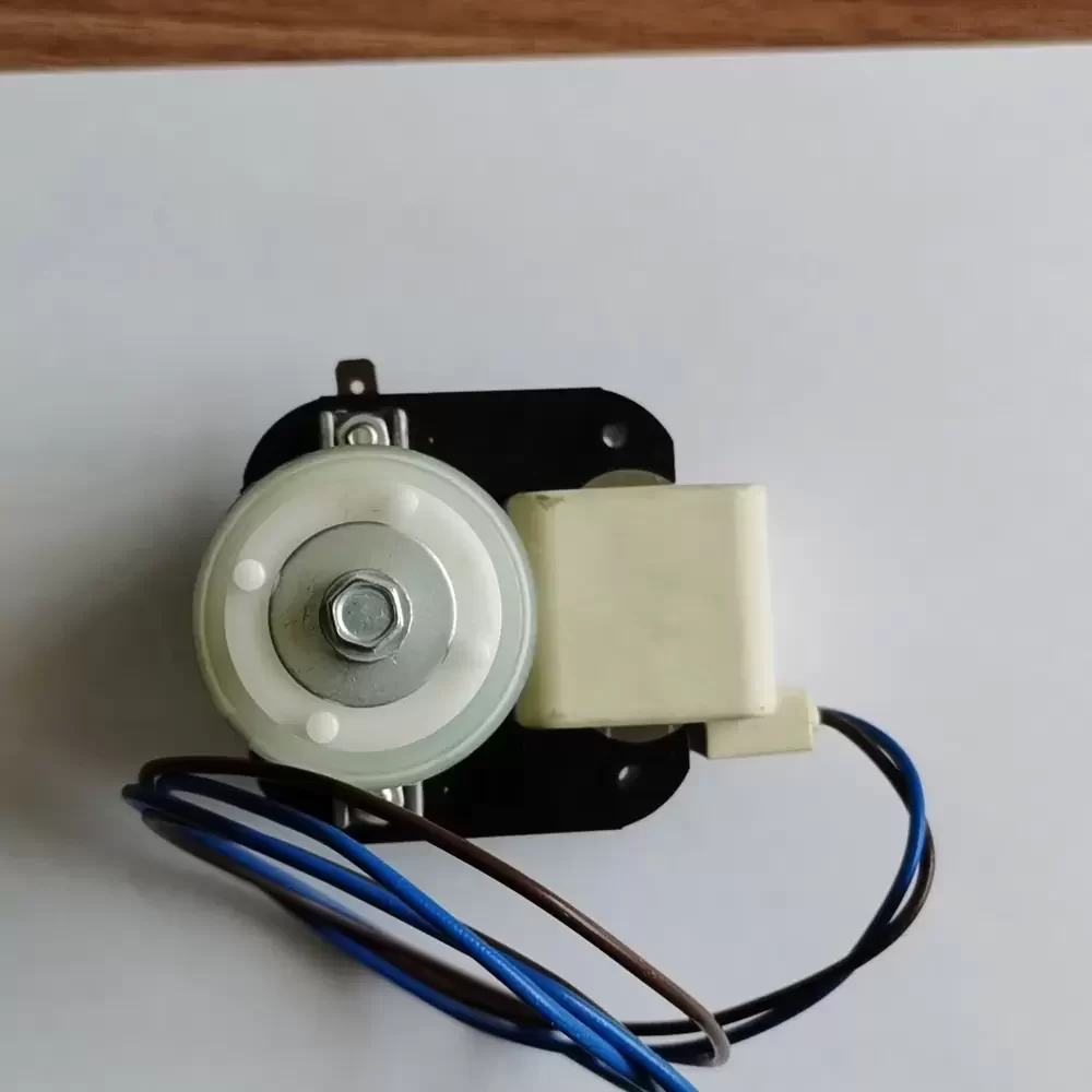 EM3020L-C07 ebmpapst 240V 82x82x20mm Shaded Pole Motor EM3020L-C07 ebmpapst 240V 82x82x20mm Shaded Pole Motor