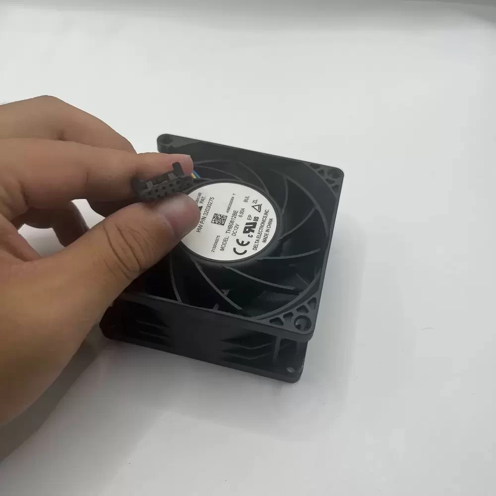 THB0812BE-BUL Delta 12VDC 80x80x38mm Axial Fan THB0812BE-BUL Delta 12VDC 80x80x38mm Axial Fan