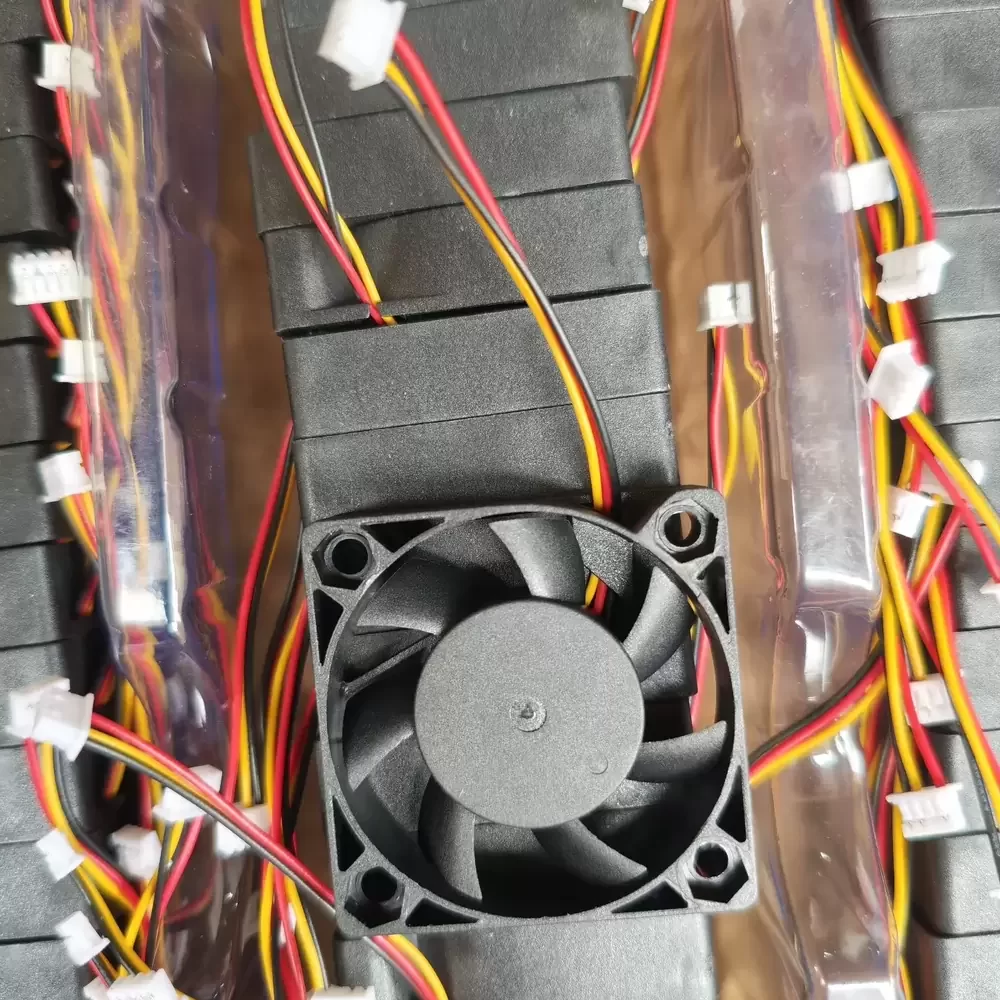 YY4010H12B SNOWFAN 12VDC 0.22A 40x40x10mm Axial Fan YY4010H12B SNOWFAN 12VDC 0.22A 40x40x10mm Axial Fan