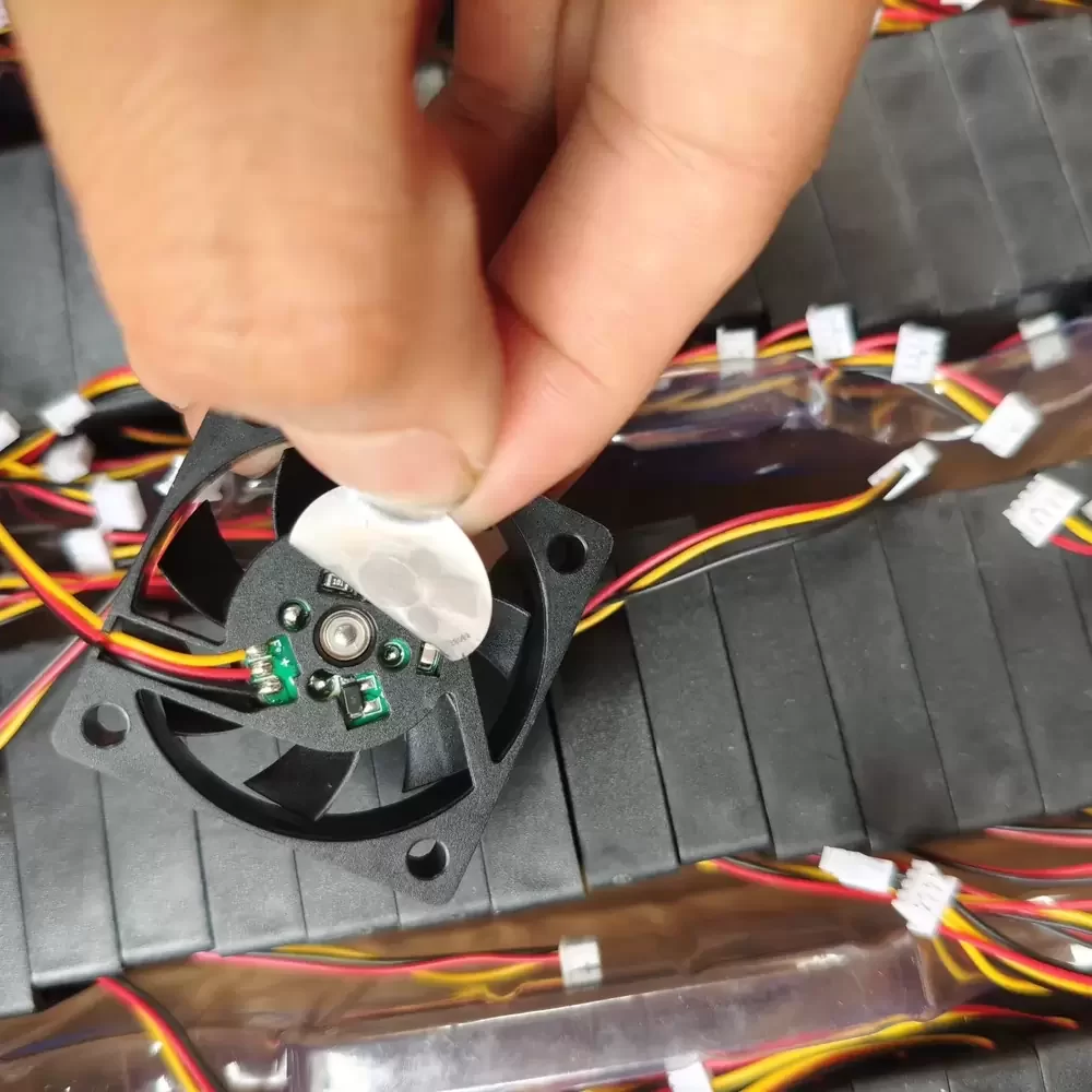 YY4010H12B SNOWFAN 12VDC 0.22A 40x40x10mm Axial Fan YY4010H12B SNOWFAN 12VDC 0.22A 40x40x10mm Axial Fan