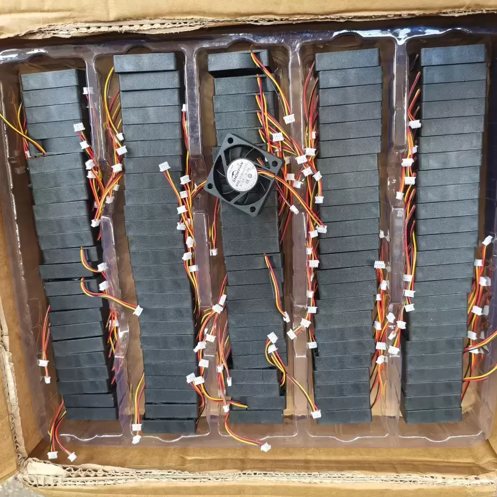 YY4010H12B SNOWFAN 12VDC 0.22A 40x40x10mm Axial Fan YY4010H12B SNOWFAN 12VDC 0.22A 40x40x10mm Axial Fan