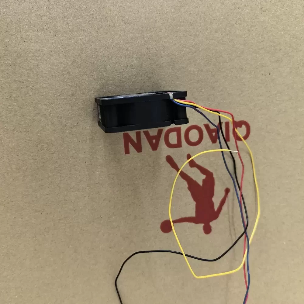 YY4015M24B SNOWFAN 24VDC 40x40x15mm 4-Wire Axial Fan YY4015M24B SNOWFAN 24VDC 40x40x15mm 4-Wire Axial Fan