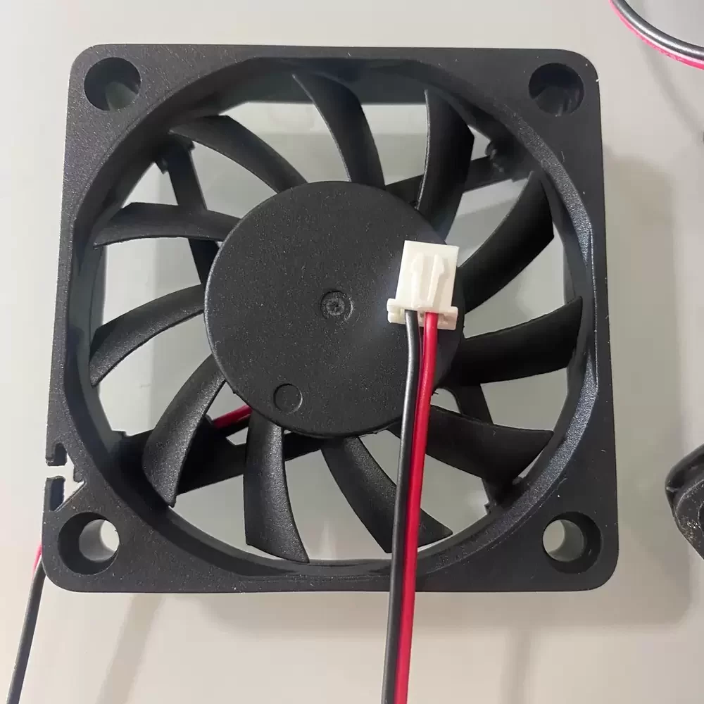 YY6010H12S SNOWFAN 12VDC 0.17A 60x60x10mm Axial Fan YY6010H12S SNOWFAN 12VDC 0.17A 60x60x10mm Axial Fan