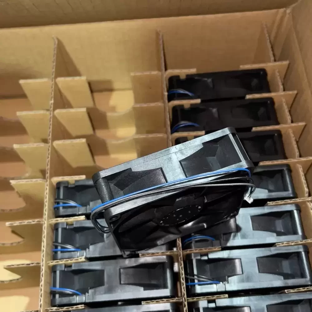 08025SS-12N-AT-D1 NMB 12VDC 0.21A 80x80x25mm Axial Fan 08025SS-12N-AT-D1 NMB 12VDC 0.21A 80x80x25mm Axial Fan
