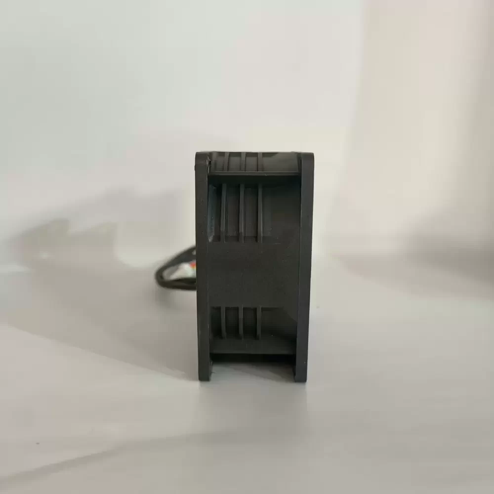 MGT8012ZB-O38F Protechnic 12VDC 2.10A 80x80x38mm Fan MGT8012ZB-O38F Protechnic 12VDC 2.10A 80x80x38mm Fan