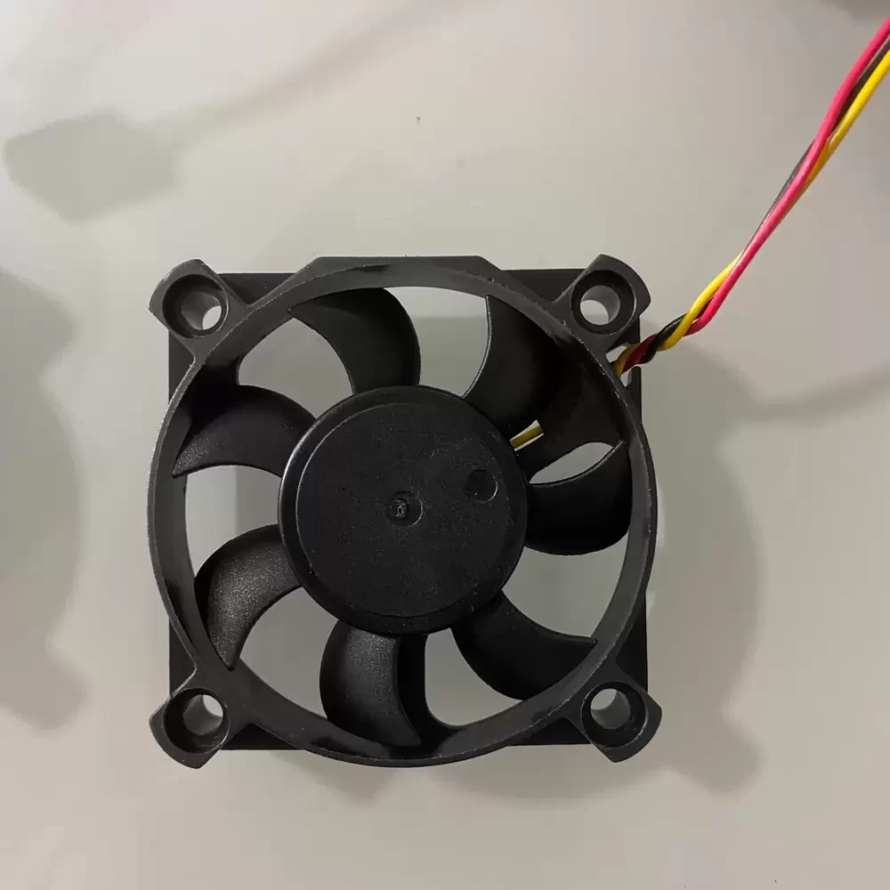 YY5010H12S SNOWFAN 12VDC 0.1A 50x50x10mm Axial Cooling Fan YY5010H12S SNOWFAN 12VDC 0.1A 50x50x10mm Axial Cooling Fan
