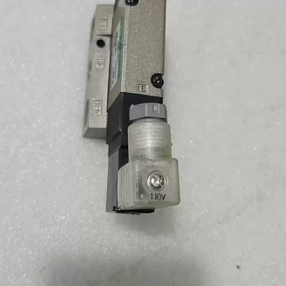 4KB210-L CKD 110VAC 0.7MPa Pilot-Operated 5-Port Solenoid Valve 4KB210-L CKD 110VAC 0.7MPa Pilot-Operated 5-Port Solenoid Valve
