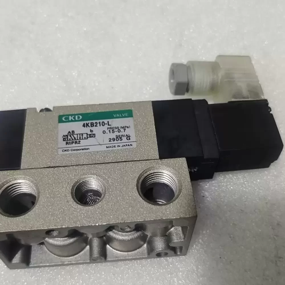 4KB210-L CKD 110VAC 0.7MPa Pilot-Operated 5-Port Solenoid Valve