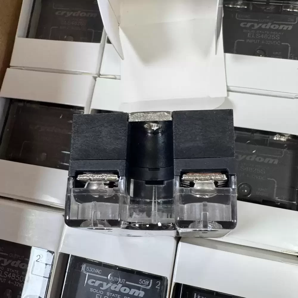 ELS4850S Crydom 50A 530VAC 32VDC Solid State Relay ELS4850S Crydom 50A 530VAC 32VDC Solid State Relay