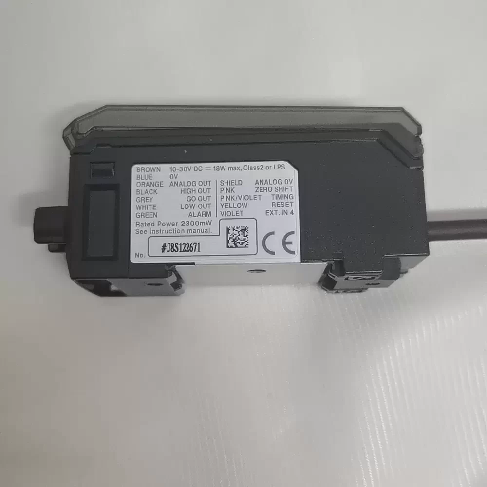 IL-1000 KEYENCE 30VDC 2300mW Laser Sensor Amplifier IL-1000 KEYENCE 30VDC 2300mW Laser Sensor Amplifier