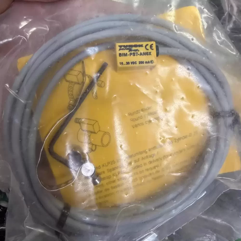 RKC4T-15/TXL & BIM-PST-AN6X TURCK 30VDC 15m Sensor Kit RKC4T-15/TXL & BIM-PST-AN6X TURCK 30VDC 15m Sensor Kit