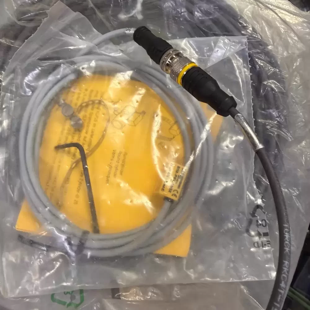 RKC4T-15/TXL & BIM-PST-AN6X TURCK 30VDC 15m Sensor Kit RKC4T-15/TXL & BIM-PST-AN6X TURCK 30VDC 15m Sensor Kit