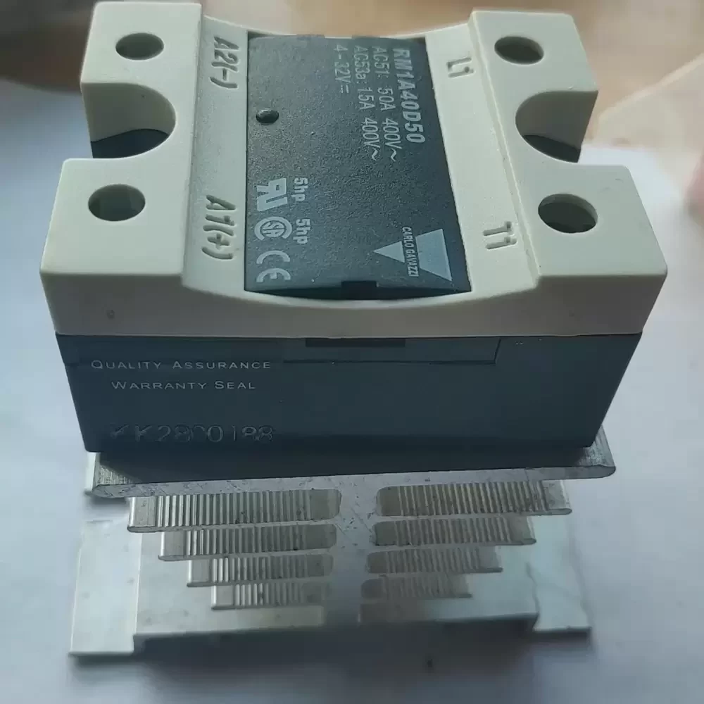 RM1A40A50 Carlo Gavazzi 440VAC 50A Solid State Relay RM1A40A50 Carlo Gavazzi 440VAC 50A Solid State Relay