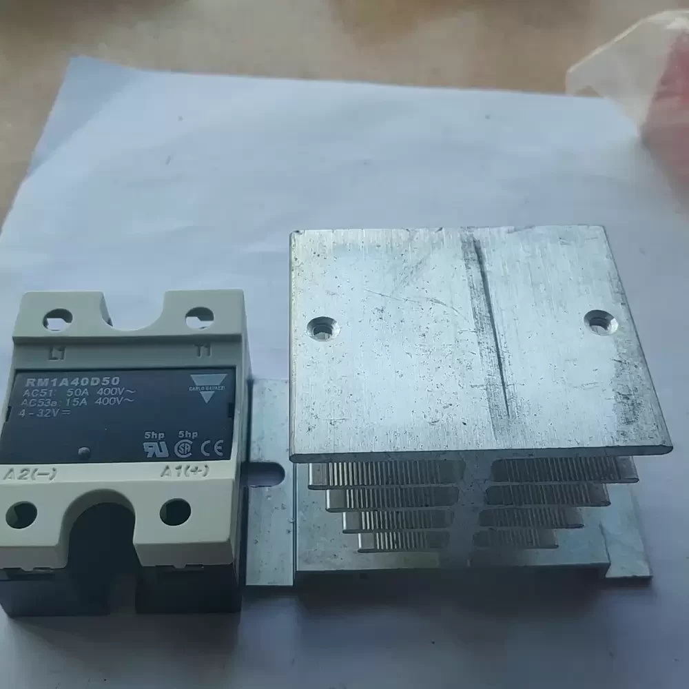 RM1A40A50 Carlo Gavazzi 440VAC 50A Solid State Relay RM1A40A50 Carlo Gavazzi 440VAC 50A Solid State Relay