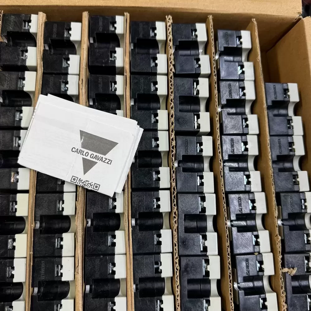 RM1E40AA50 Carlo Gavazzi 460VAC 50A Solid State Relay RM1E40AA50 Carlo Gavazzi 460VAC 50A Solid State Relay