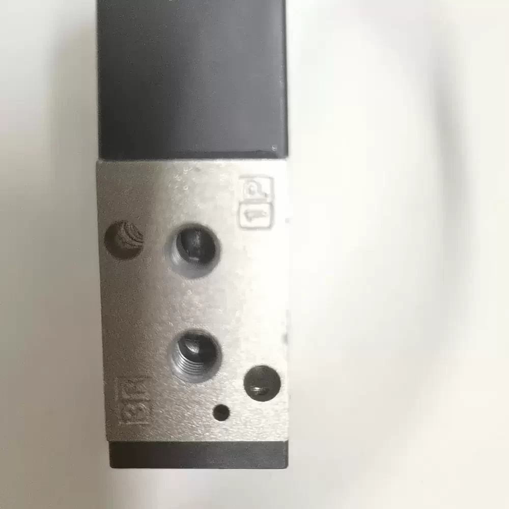 VK332-5D-M5 SMC 24VDC M5 Direct Poppet 3-Port Solenoid Valve VK332-5D-M5 SMC 24VDC M5 Direct Poppet 3-Port Solenoid Valve