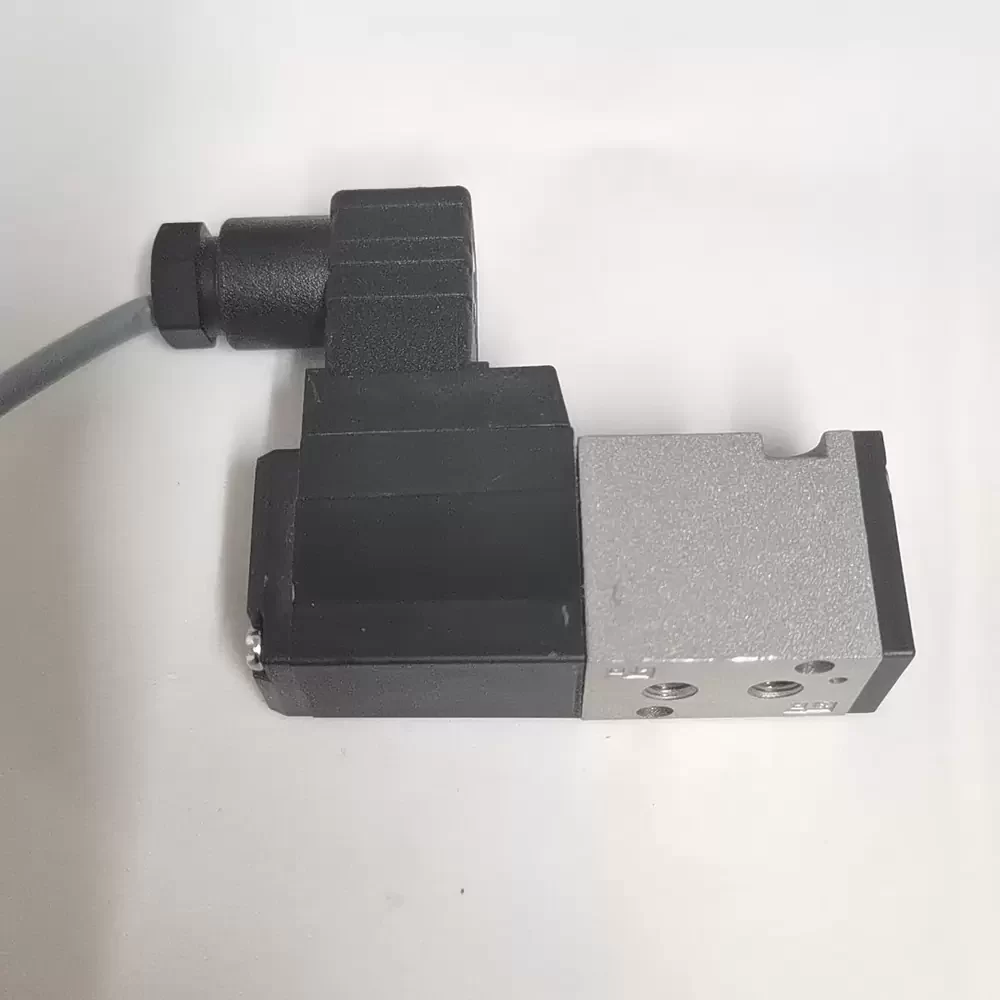 VK332-5D-M5 SMC 24VDC M5 Direct Poppet 3-Port Solenoid Valve VK332-5D-M5 SMC 24VDC M5 Direct Poppet 3-Port Solenoid Valve